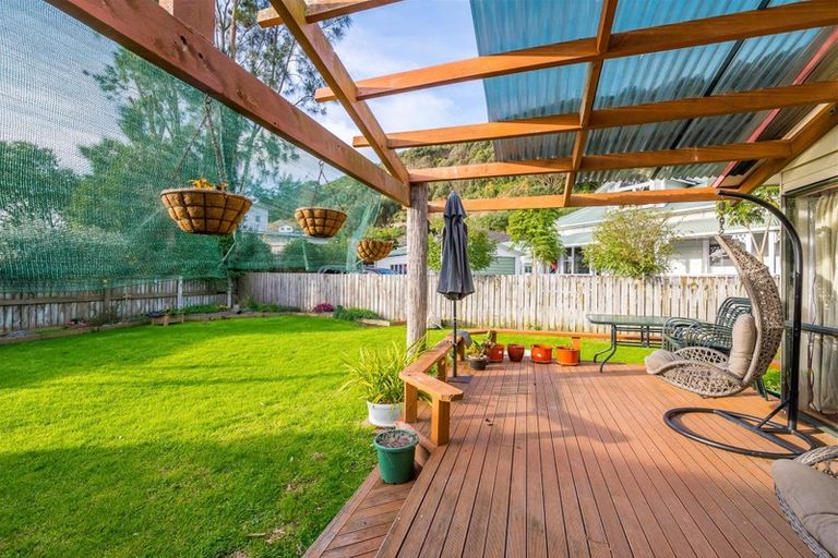 Photo of property in 3 Poneke Drive, Waikanae, 5036