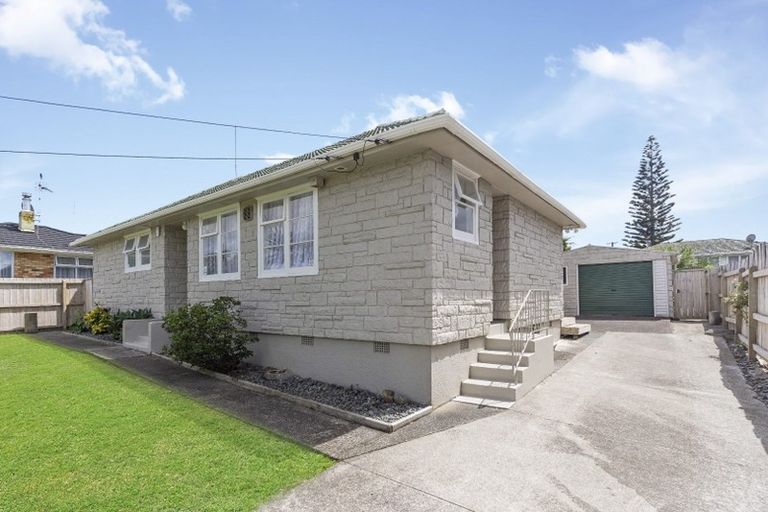 Photo of property in 14 Mcdougall Street, Manurewa East, Auckland, 2102