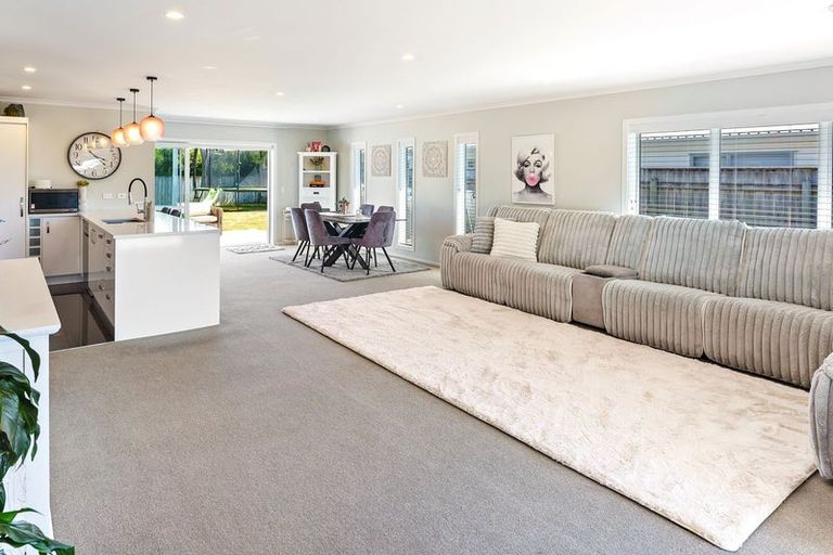 Photo of property in 12 Gardner Place, Otaki, 5512