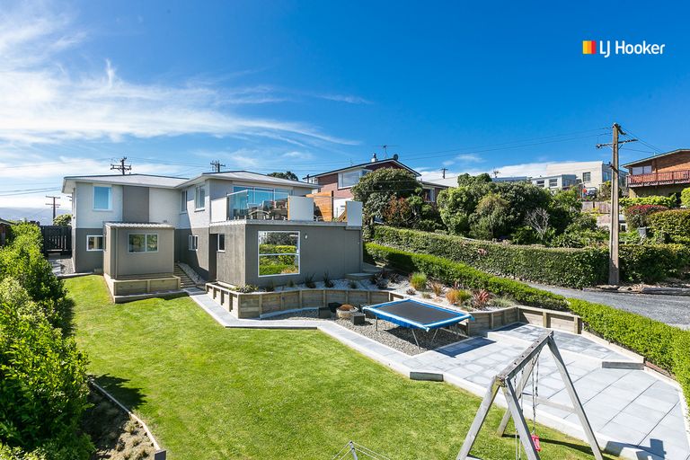 Photo of property in 132 Larnach Road, Waverley, Dunedin, 9013