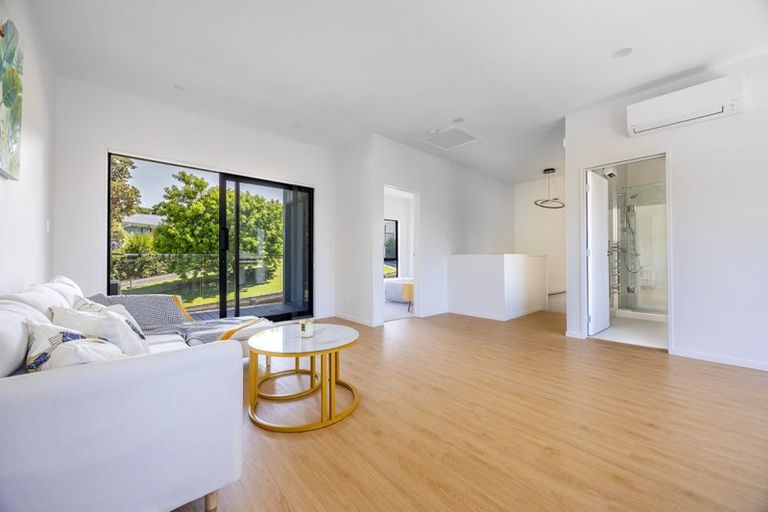 Photo of property in 24b Gladys Avenue, Glenfield, Auckland, 0629