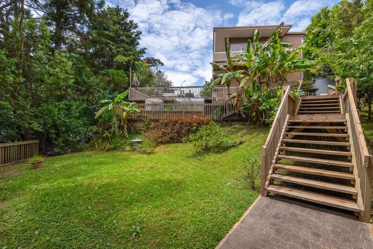 Photo of property in 8 Tranquil Glade, Hillcrest, Auckland, 0627