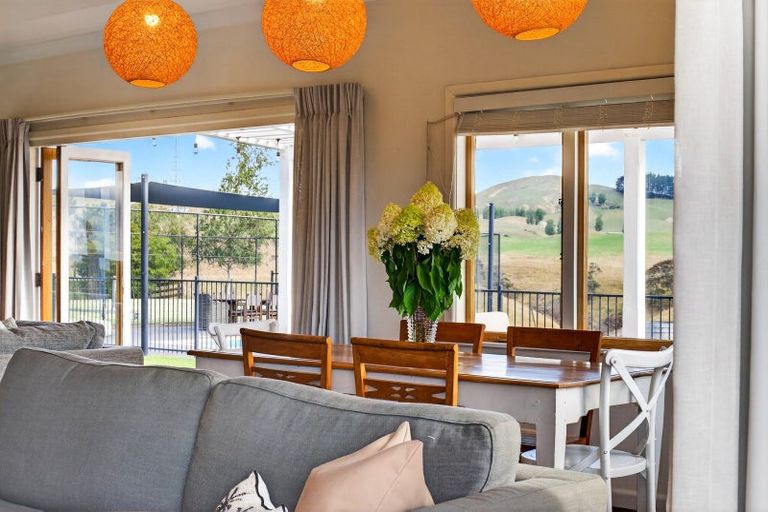 Photo of property in 1222 Taihape Road, Sherenden, Hastings, 4179