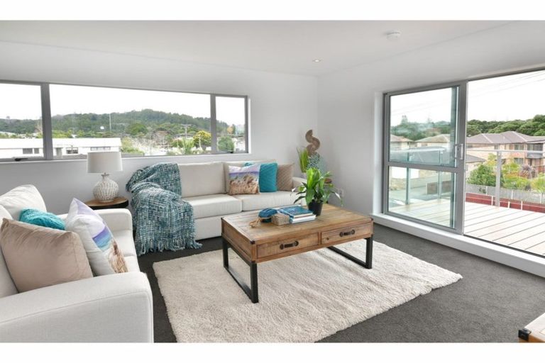 Photo of property in 305/252 Centreway Road, Orewa, 0931