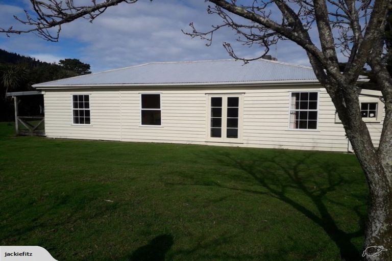 Photo of property in 5633 Kenepuru Road, Waitaria Bay, Picton, 7282