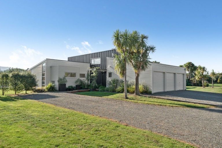 Photo of property in 72 Woodside Road, Woodside, Greytown, 5794