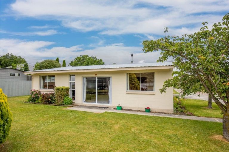 Photo of property in 3 Fraser Street, Clyde, 9330