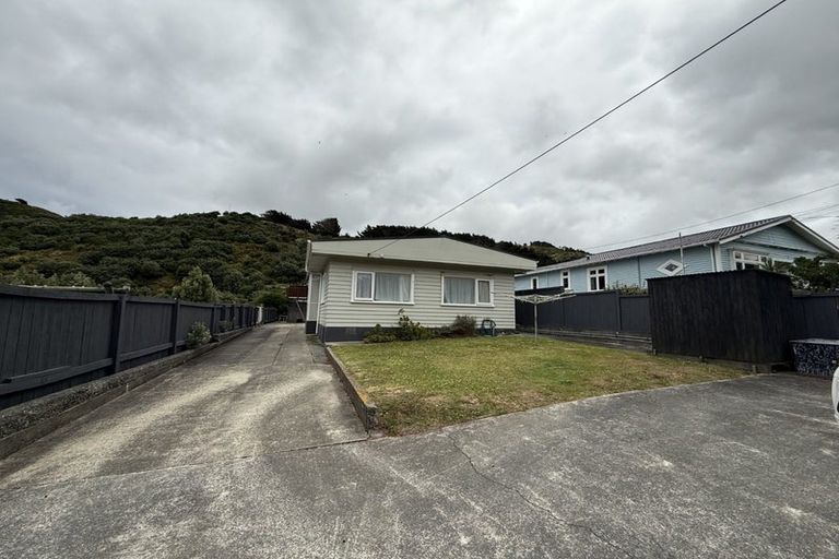 Photo of property in 23 Happy Valley Road, Owhiro Bay, Wellington, 6023