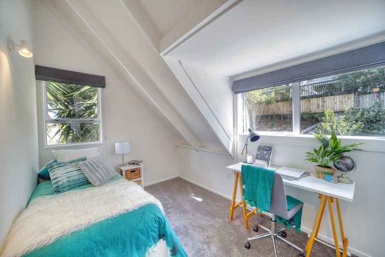 Photo of property in 15 Weka Close, Red Beach, 0932