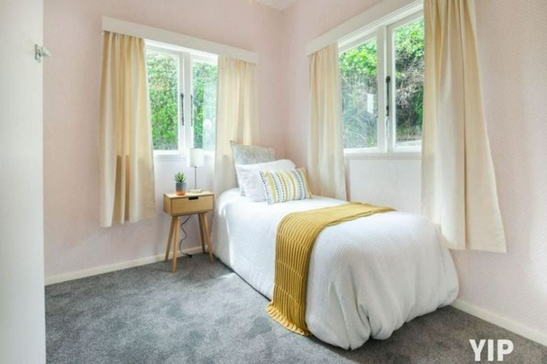 Photo of property in 18 Hinau Street, Tawa, Wellington, 5028