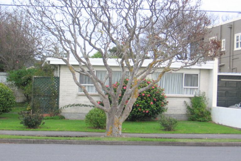 Photo of property in 30 Porutu Street, Fairfield, Lower Hutt, 5011