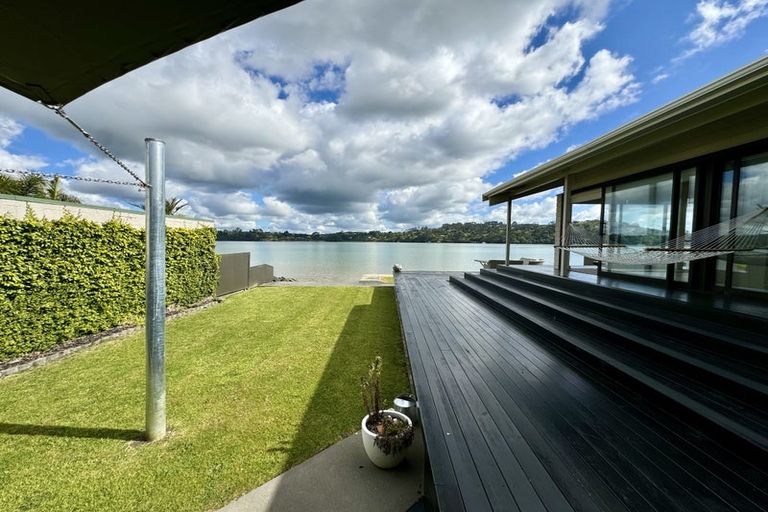 Photo of property in 62 The Terrace, Herald Island, Auckland, 0618