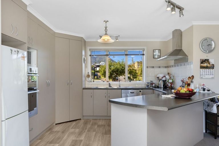 Photo of property in 9 Magnolia Rise, Waipahihi, Taupo, 3330