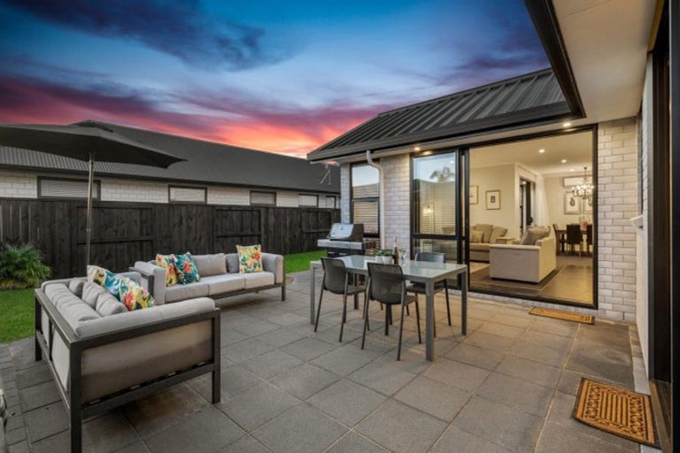 Photo of property in 8 Sarcodia Place, Papamoa Beach, Papamoa, 3118