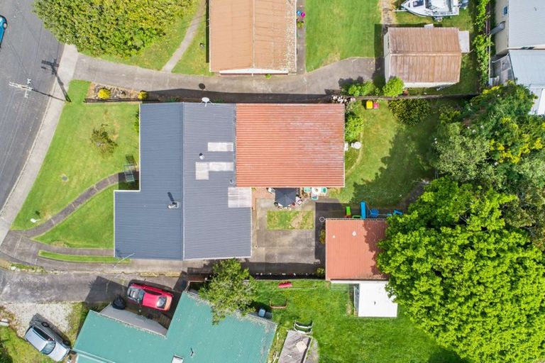 Photo of property in 10 Clendon Place, Manurewa, Auckland, 2102