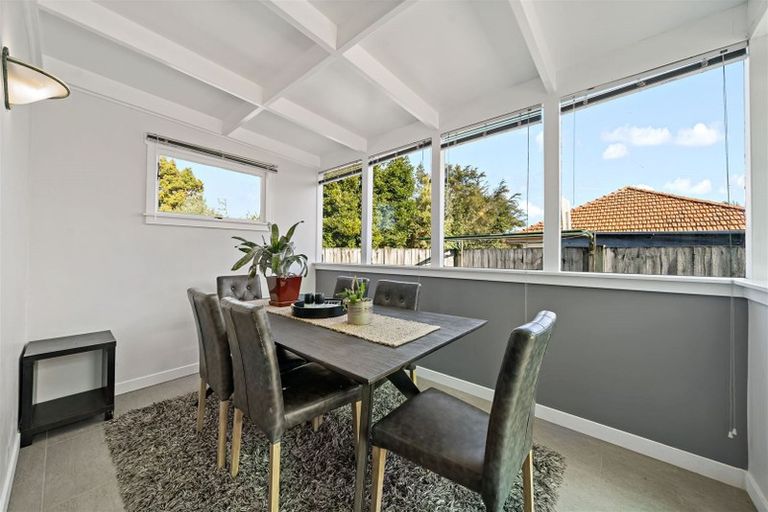 Photo of property in 140 Don Buck Road, Massey, Auckland, 0614