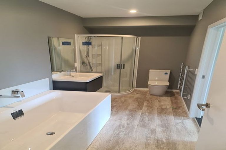 Photo of property in 16 Kopua Place, Whitby, Porirua, 5024