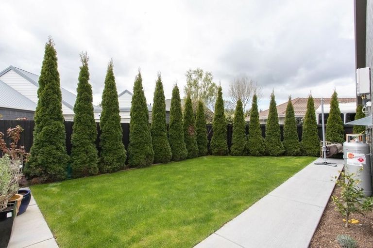 Photo of property in 106 Regency Crescent, Redwood, Christchurch, 8051