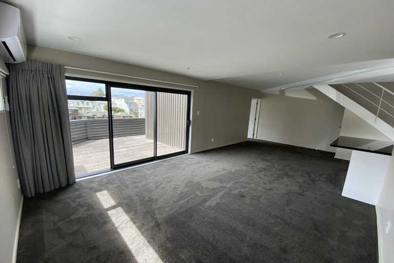Photo of property in 155 Grant Road, Thorndon, Wellington, 6011