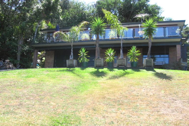 Photo of property in 114 Pemberton Avenue, Bayview, Auckland, 0629