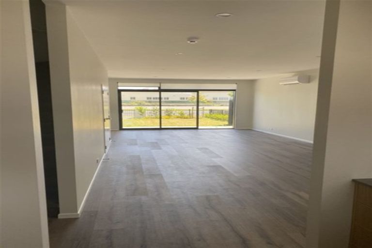 Photo of property in 87 Walters Road, Papakura, Takanini, 2110