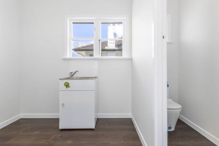 Photo of property in 19 Bowen Street, Levin, 5510