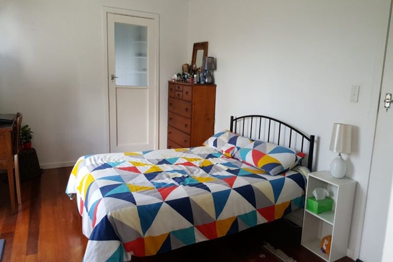 Photo of property in 37 Putnam Street, Northland, Wellington, 6012