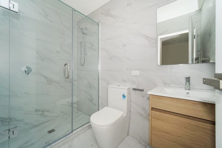 Photo of property in 9/11 Stottholm Road, Titirangi, Auckland, 0604