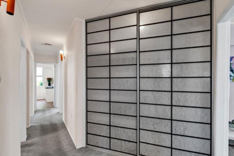 Photo of property in 9 Kennedy Place, Merrilands, New Plymouth, 4312