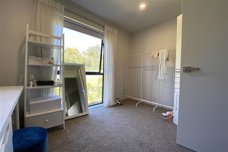 Photo of property in 40 Akeake Lane, Albany Heights, Auckland, 0632