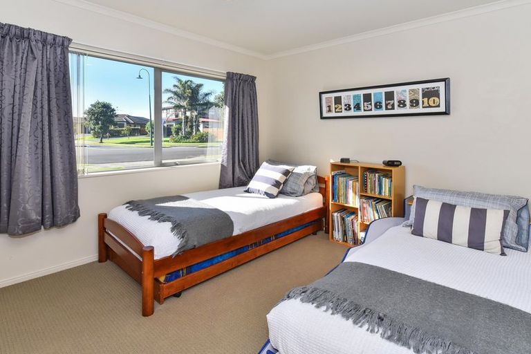 Photo of property in 6 Stranraer Crescent, Wattle Downs, Auckland, 2103