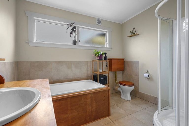 Photo of property in 18 Tilford Street, Woolston, Christchurch, 8062