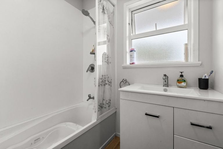 Photo of property in 27 Downing Avenue, Pirimai, Napier, 4112