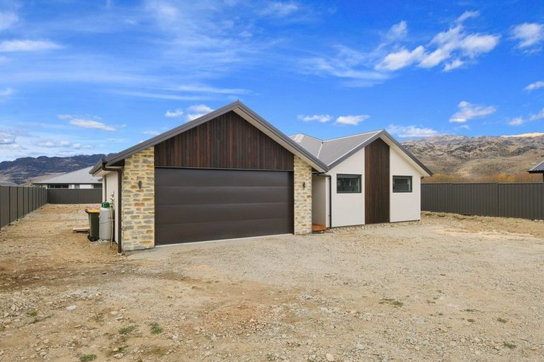 Photo of property in 16 Pegasus Court, Mount Pisa, Cromwell, 9383