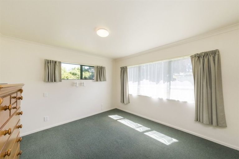 Photo of property in 13 Milne Street, Hunterville, 4730
