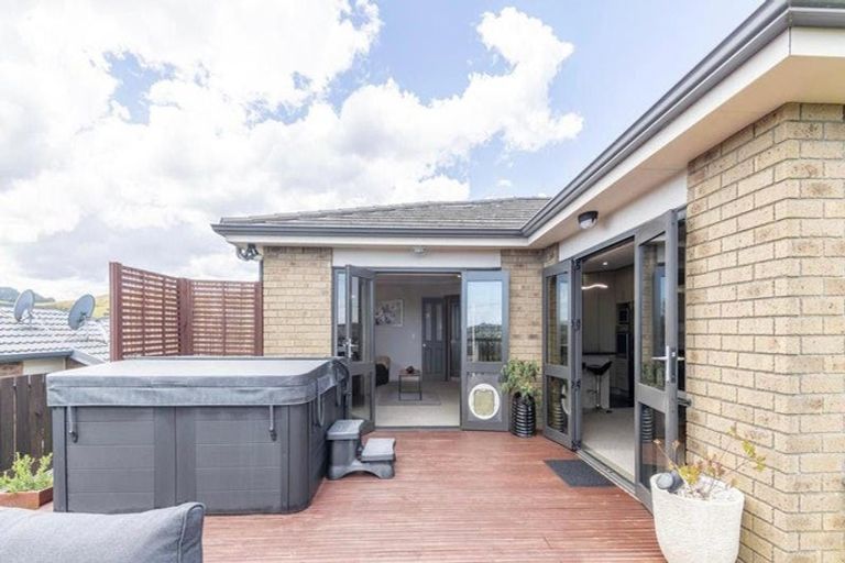 Photo of property in 30 Cedarwood Street, Woodridge, Wellington, 6037