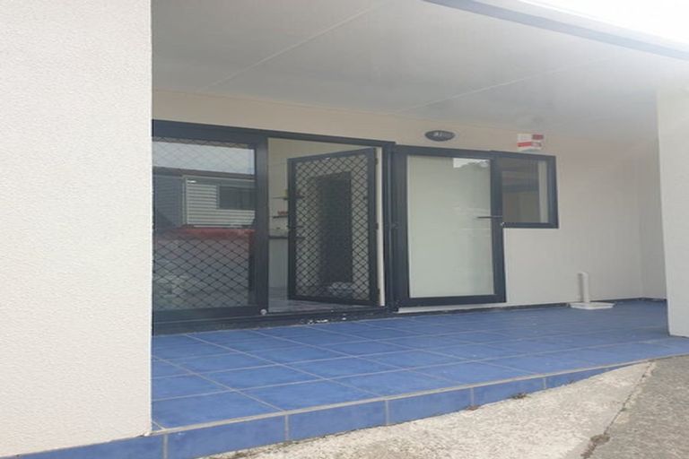 Photo of property in 3a Bury Grove, Strathmore Park, Wellington, 6022