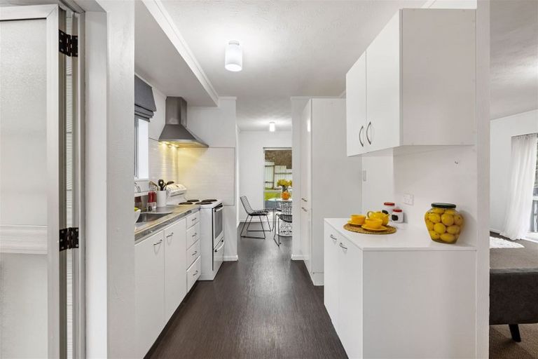 Photo of property in 24 Garton Drive, Massey, Auckland, 0614