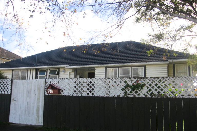 Photo of property in 94 Whites Line East, Waiwhetu, Lower Hutt, 5010