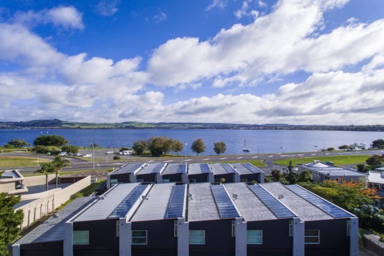 Photo of property in 368 Lake Terrace, Two Mile Bay, Taupo, 3330