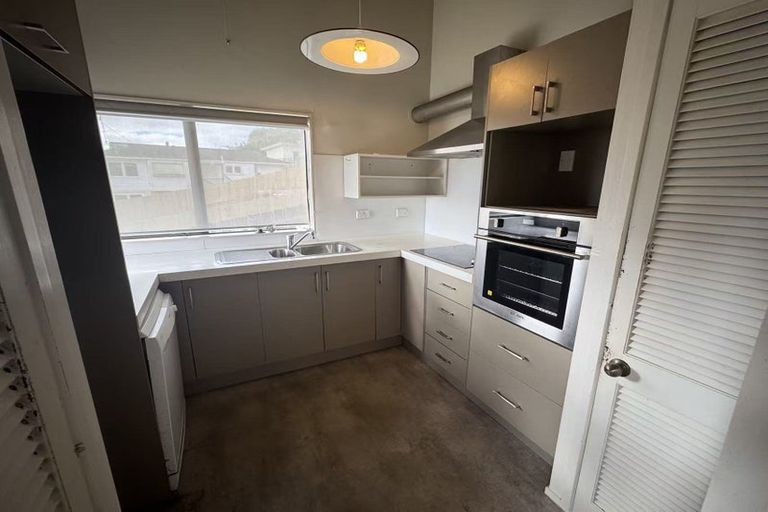 Photo of property in 27 Oaktree Avenue, Browns Bay, Auckland, 0630