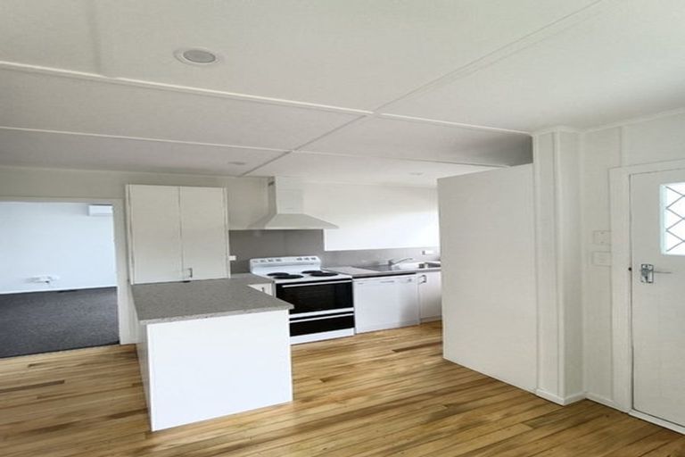 Photo of property in 45 Beazley Avenue, Paparangi, Wellington, 6037