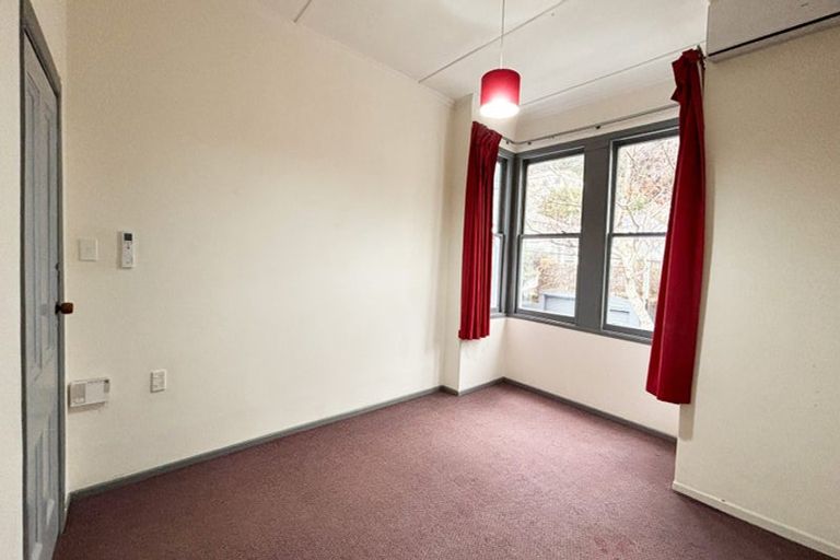 Photo of property in 92 Austin Street, Mount Victoria, Wellington, 6011