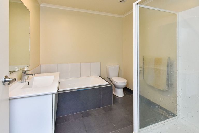 Photo of property in 32 Akeake Lane, Manurewa, Auckland, 2102