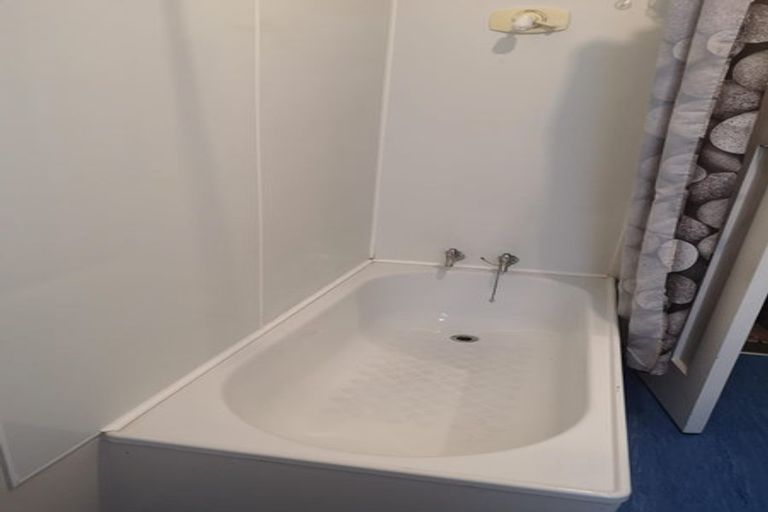 Photo of property in 4/9-9a Howard Street, Mount Cook, Wellington, 6021