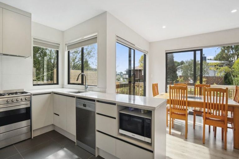 Photo of property in 6a Blenheim Street, Glenfield, Auckland, 0629