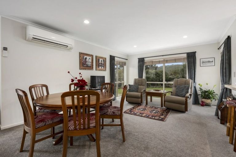 Photo of property in 32 Sunstone Crescent, Brown Owl, Upper Hutt, 5018