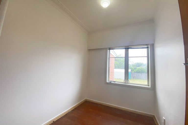 Photo of property in 277 Hobsonville Road, Hobsonville, Auckland, 0618