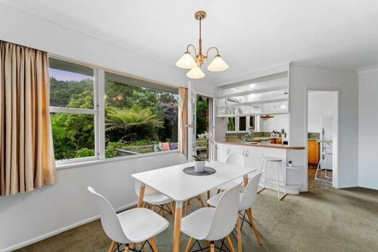 Photo of property in 30 Heathcote Road, Castor Bay, Auckland, 0620