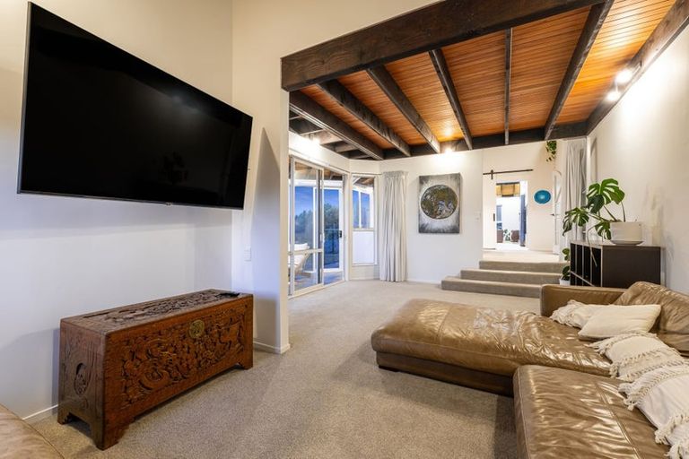 Photo of property in 15 Mercury Way, Whitby, Porirua, 5024